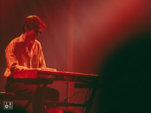 Cinnamon Gum - Inside Seaside