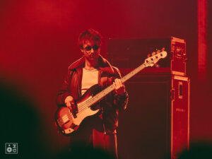 Cinnamon Gum - Inside Seaside