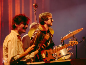 Cinnamon Gum - Inside Seaside