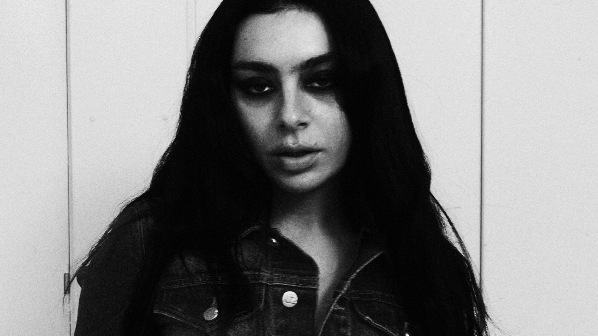 Charli xcx zapowiada „Music, Fashion, Film”. Nowy album ukaże się w lipcu mff profile 16x9