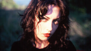 violet grohl 16x9