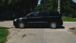 cover paulina przybysz mama's car 16x9